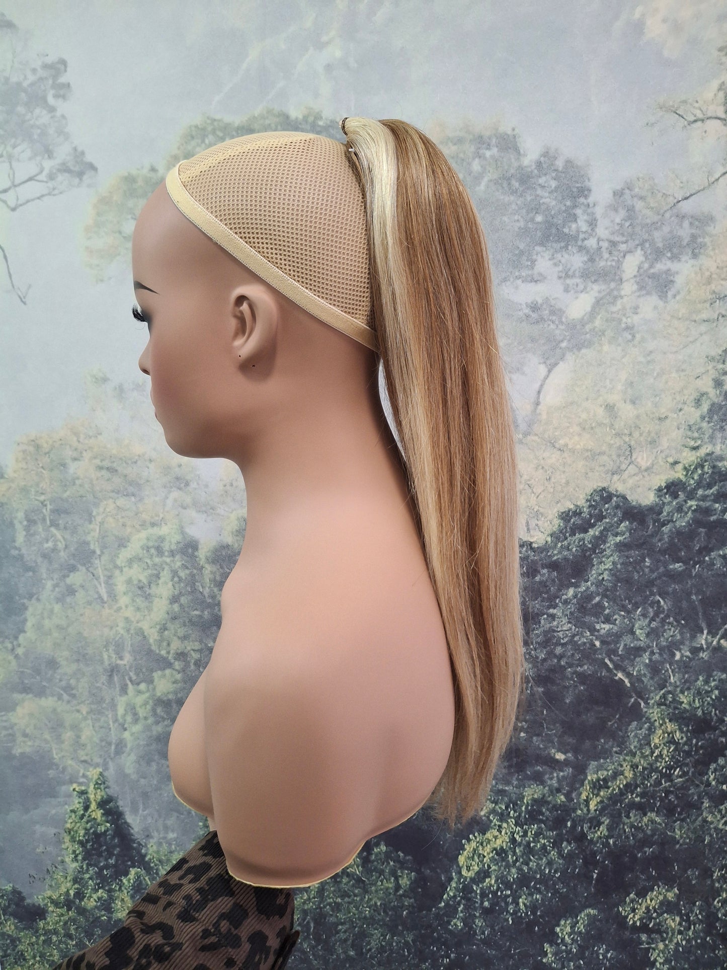 Ponytail extension - drawstring and comb, 8/613 golden brown and light blonde, 18inch