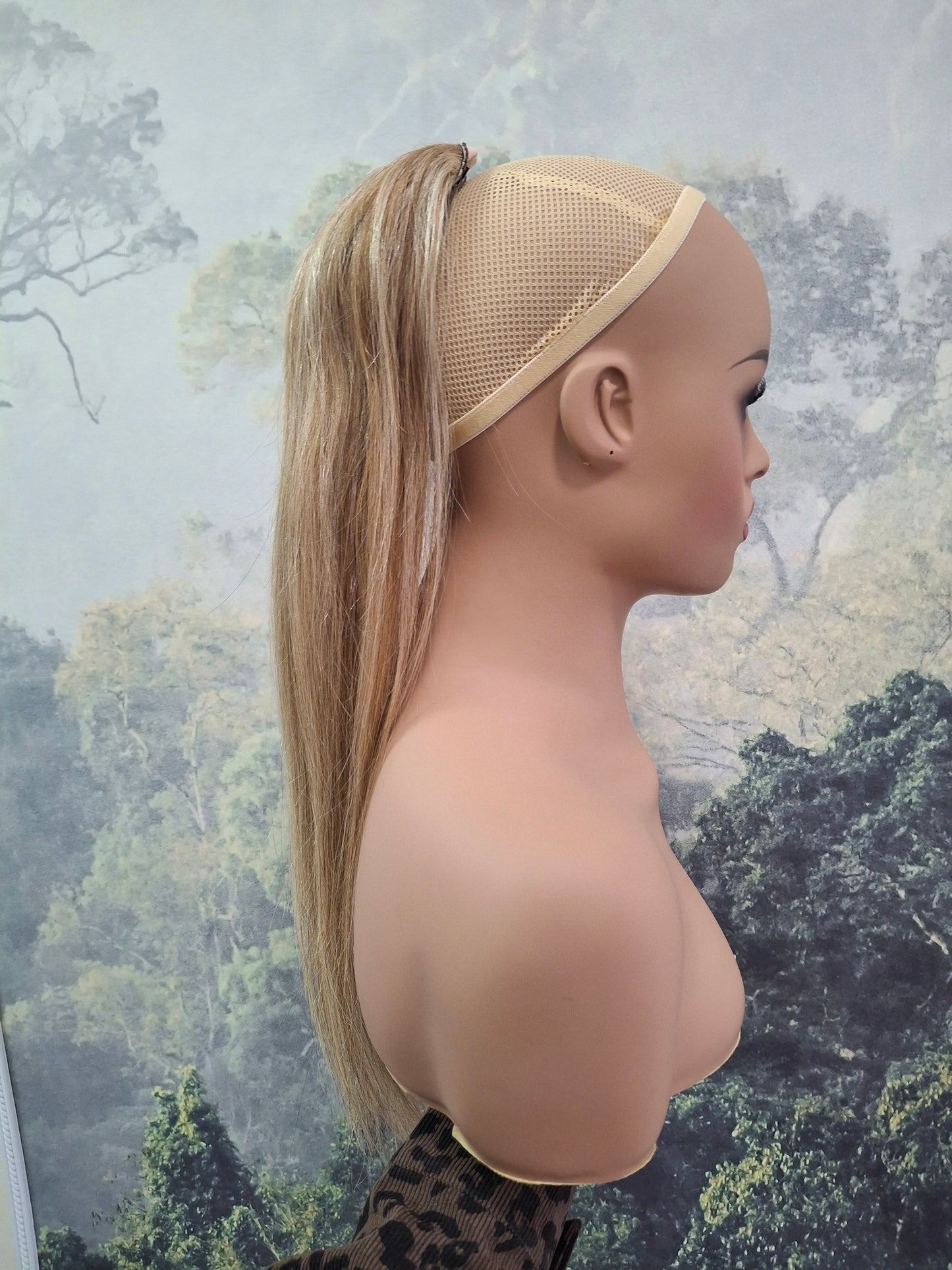 Ponytail extension - drawstring and comb, 8/613 golden brown and light blonde, 18inch