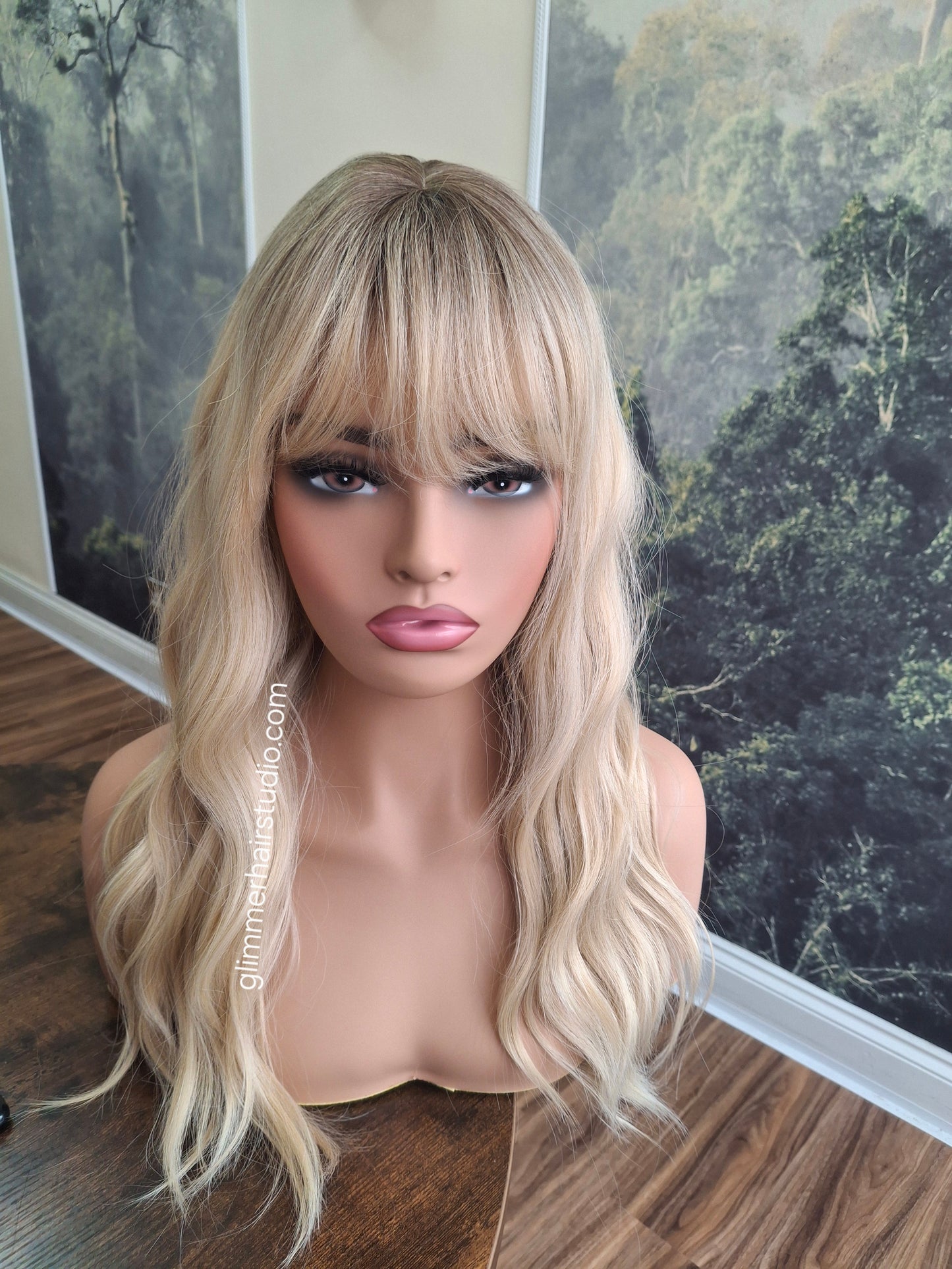 Amy budget friendly fibre wig, layers,  wavy, bombshell blonde , Medium adjustable cap