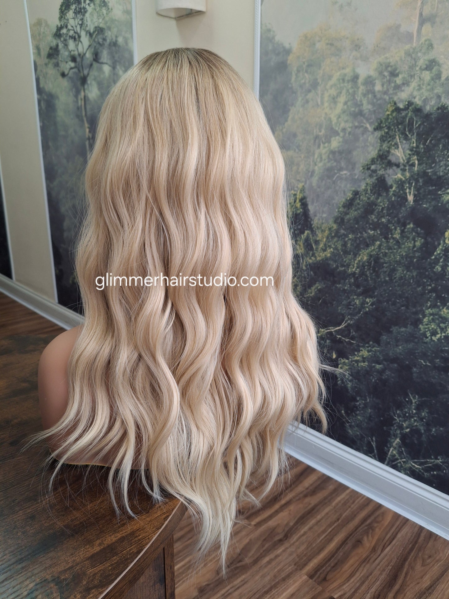 Amy budget friendly fibre wig, layers,  wavy, bombshell blonde , Medium adjustable cap