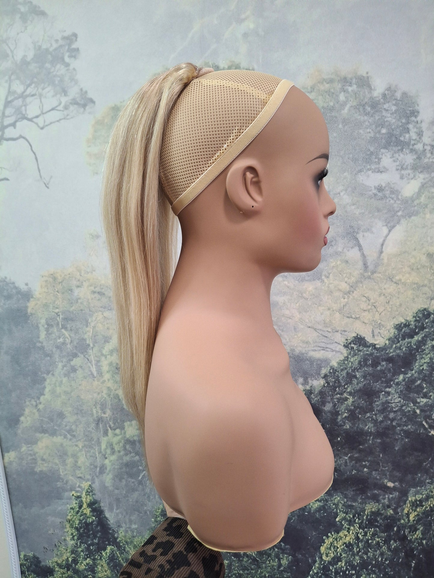 Ponytail extension - drawstring and comb, 18/613 ash blonde and light blonde, 16inch