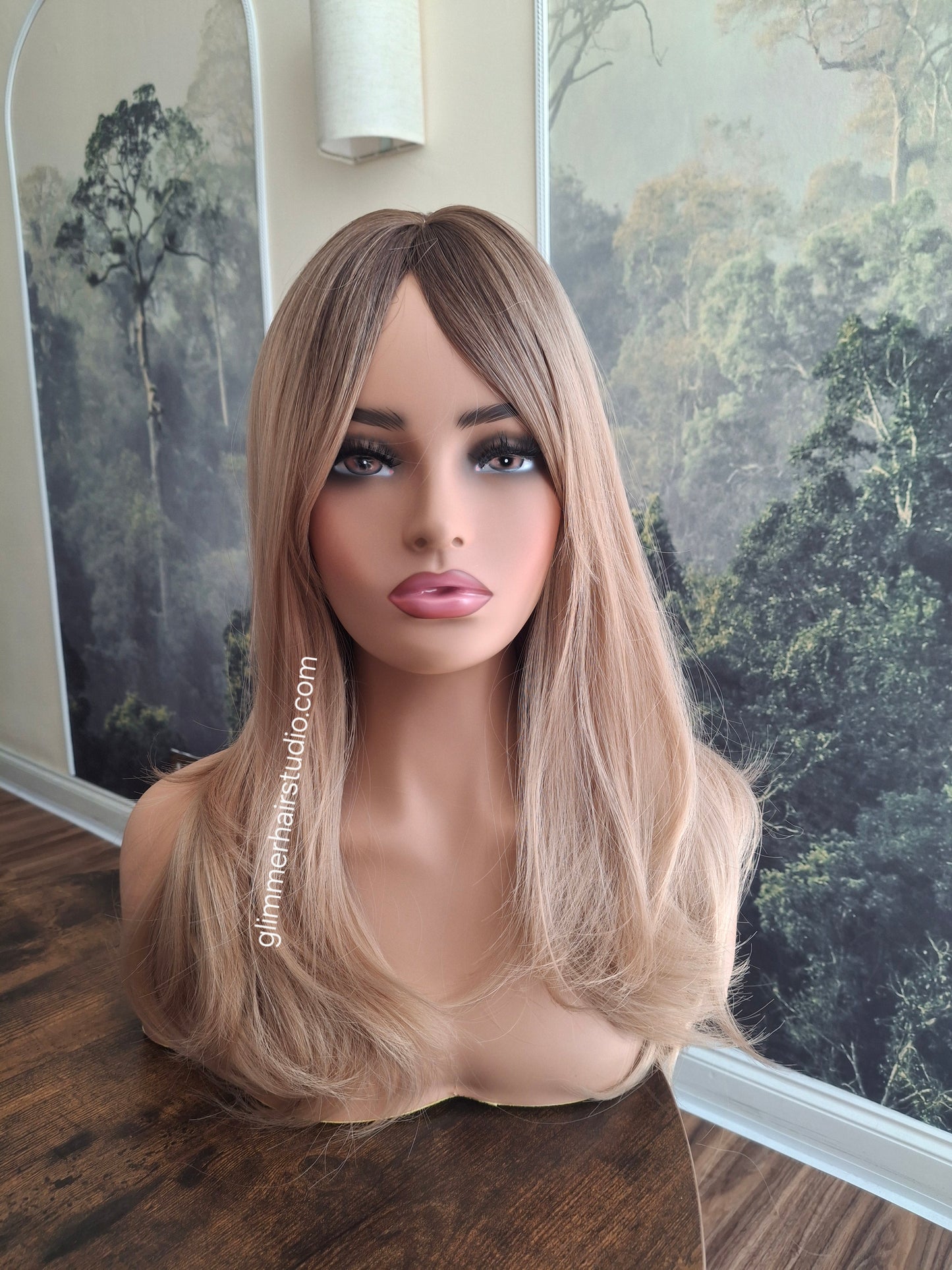 Amy budget frienly fibre wig, long layers, honey blonde with soft root, Medum adjustable cap