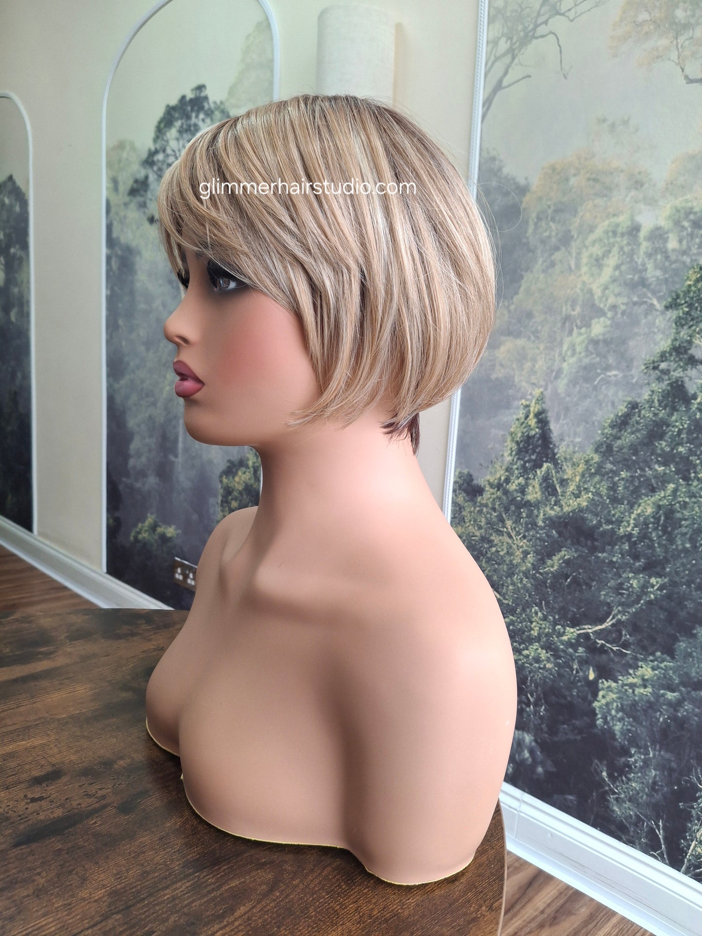 Carina monofilament fibre wig, short bob, sandy blonde, Medium